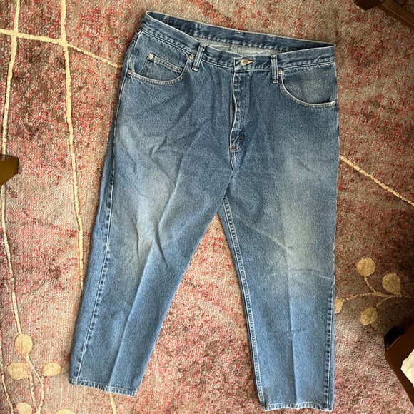 SOLD—-Wrangler Authentic jeans 38 by 32 - Picture 4 of 8